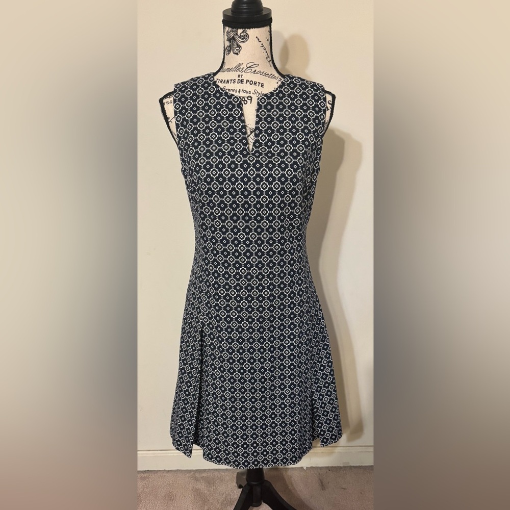 Brooks Brothers White and Navy blue Sleeveless Sheath Dress